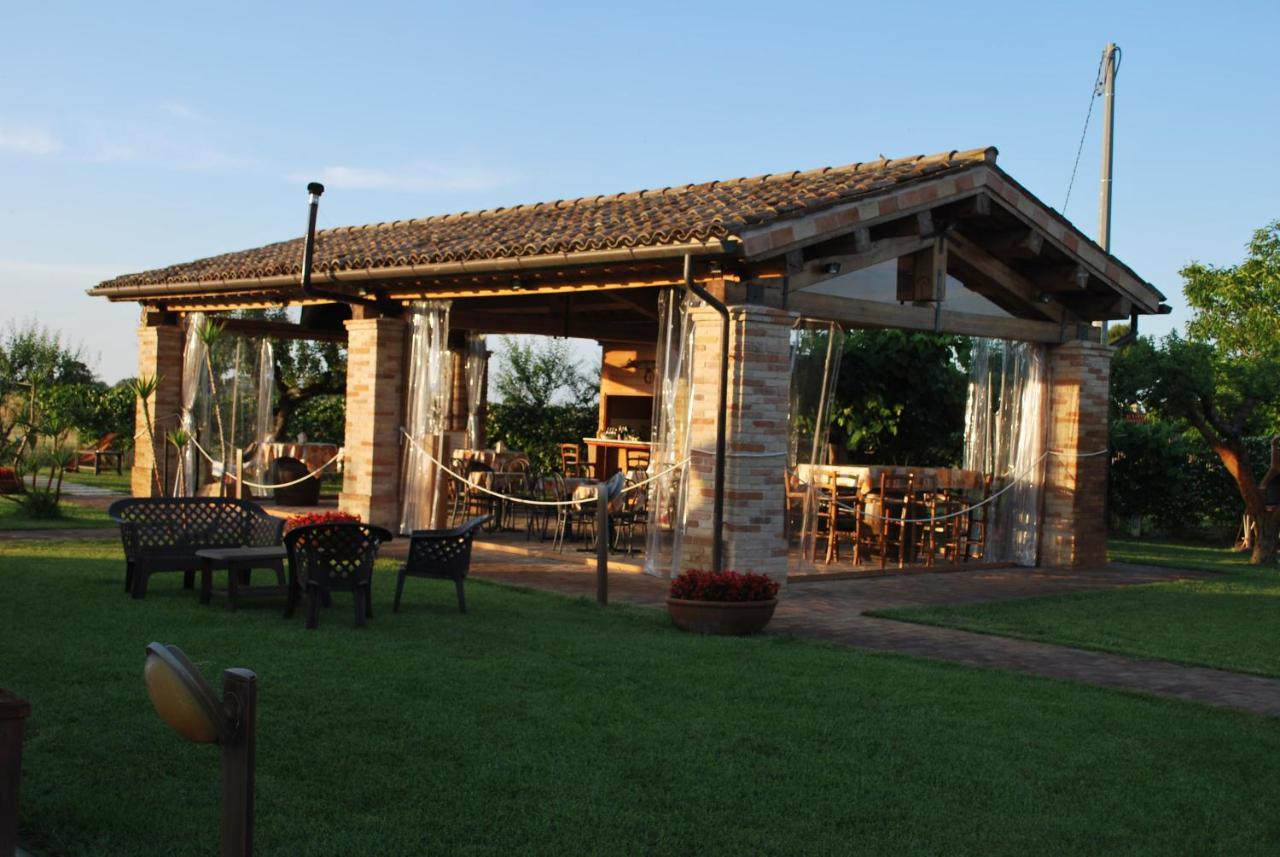 Casale Papa Country Village Loreto Exteriör bild